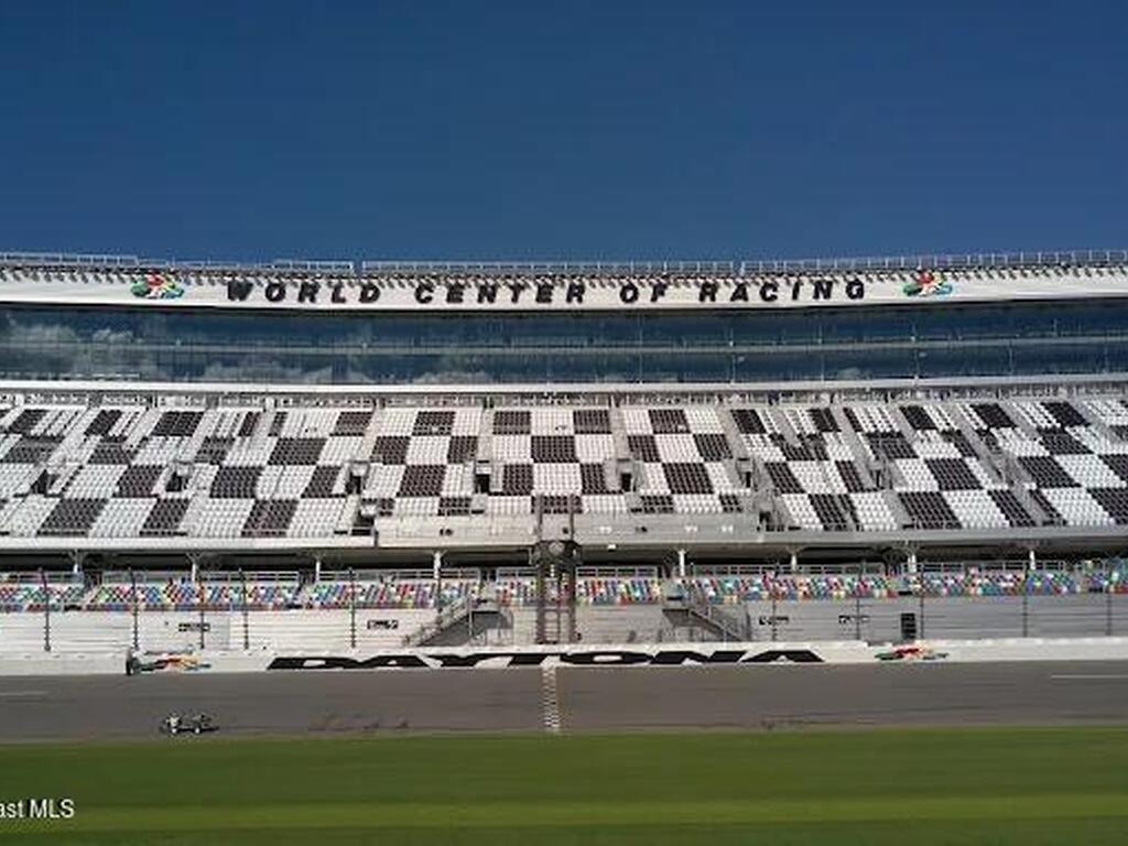 6211 W Fallsgrove Lane, Port Orange, FL 32128