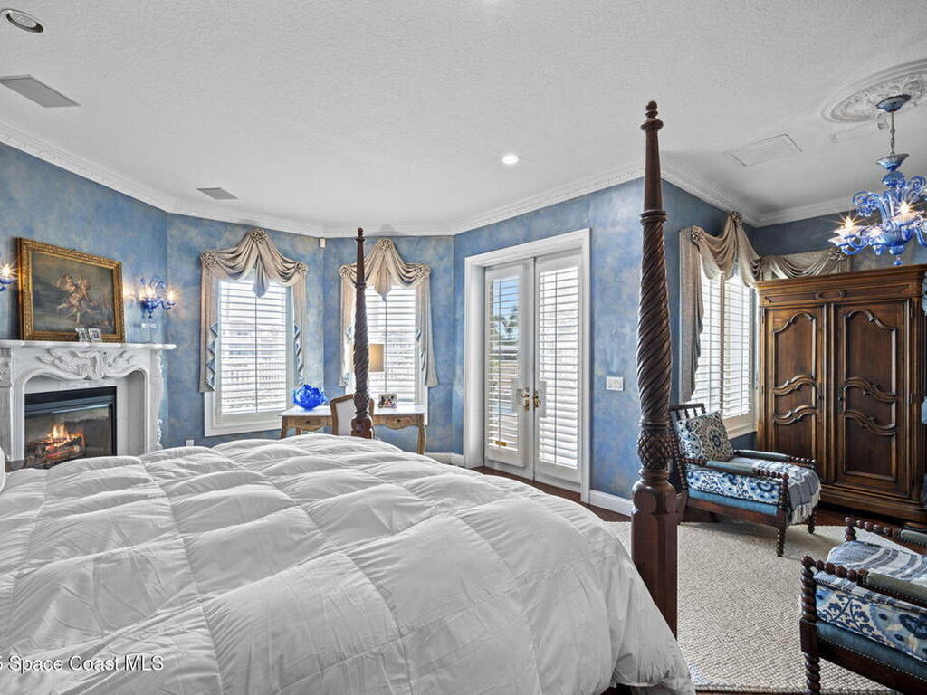 142 Lansing Island Drive, Indian Harbour Beach, FL 32937