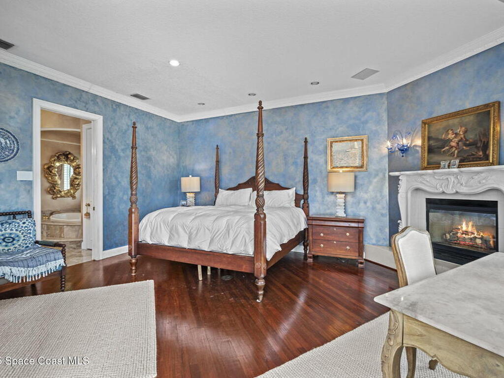 142 Lansing Island Drive, Indian Harbour Beach, FL 32937