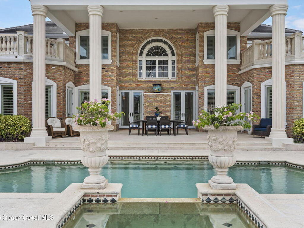 142 Lansing Island Drive, Indian Harbour Beach, FL 32937