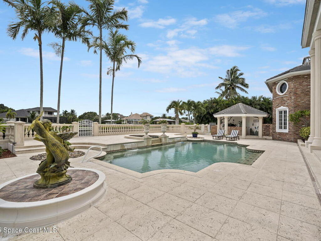 142 Lansing Island Drive, Indian Harbour Beach, FL 32937