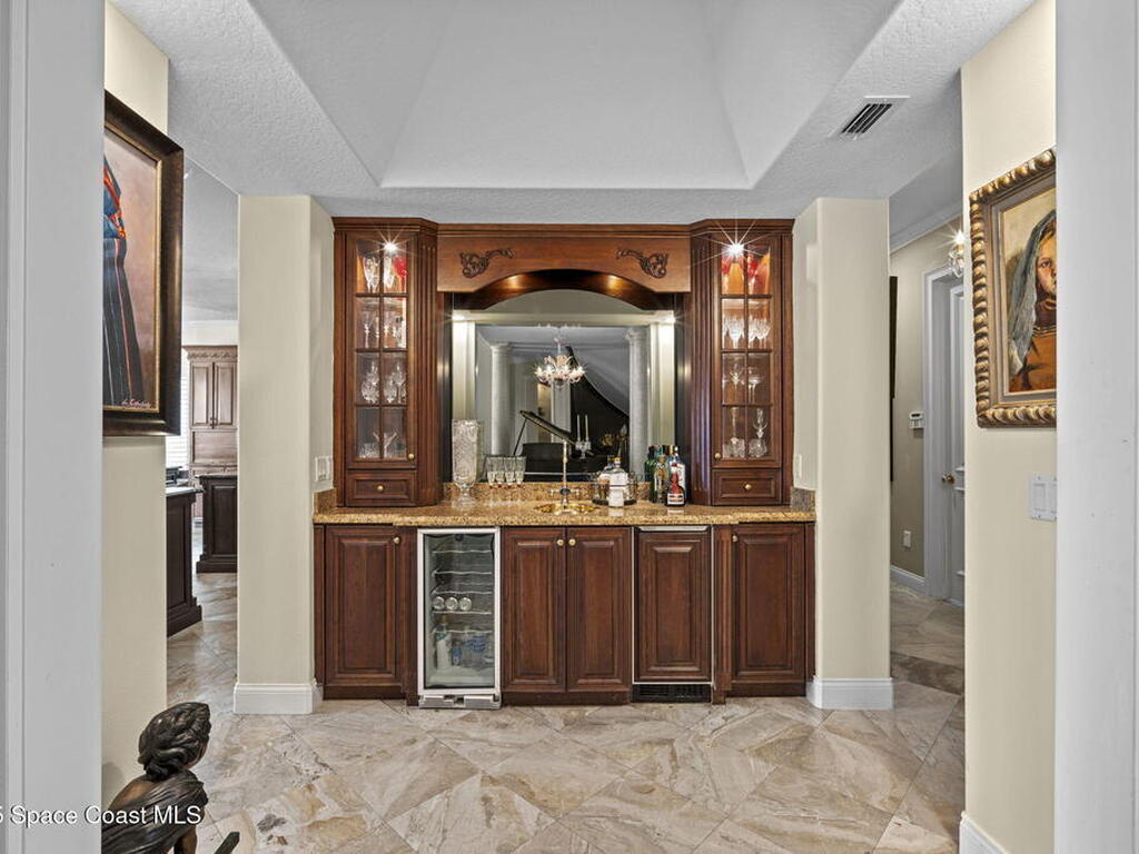 142 Lansing Island Drive, Indian Harbour Beach, FL 32937