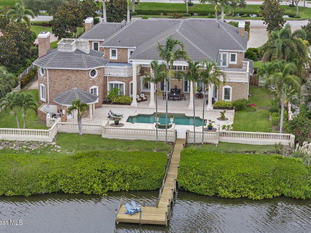 142 Lansing Island Drive, Indian Harbour Beach, FL 32937