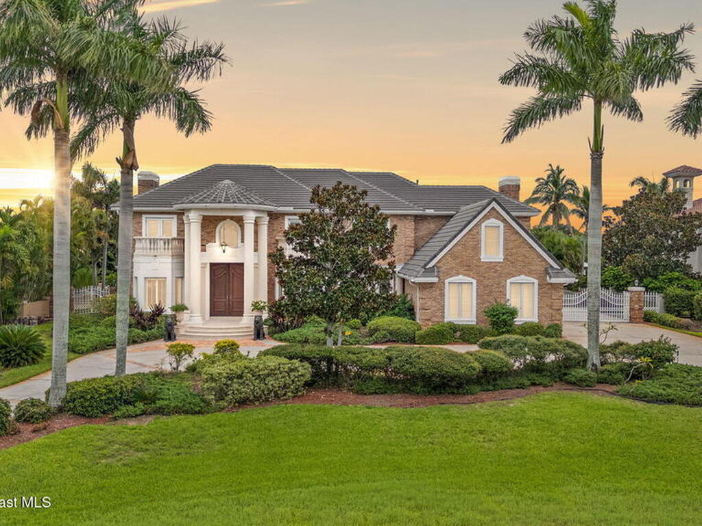 142 Lansing Island Drive, Indian Harbour Beach, FL 32937