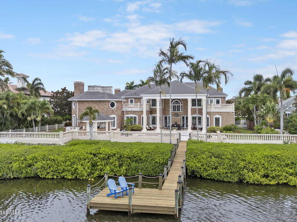 142 Lansing Island Drive, Indian Harbour Beach, FL 32937