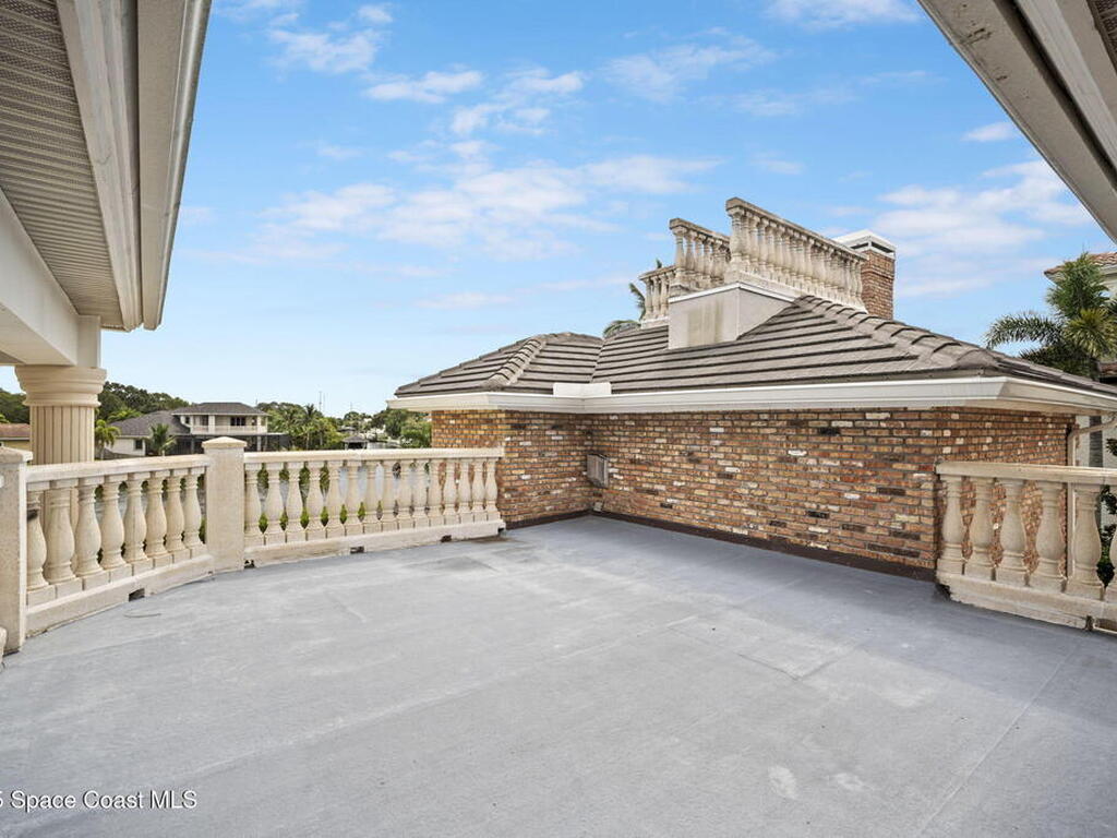 142 Lansing Island Drive, Indian Harbour Beach, FL 32937