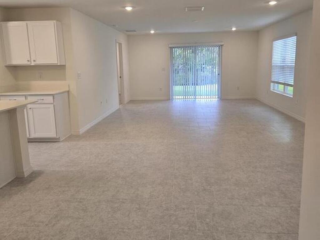 581 SW Richmond Circle, Palm Bay, FL 32908