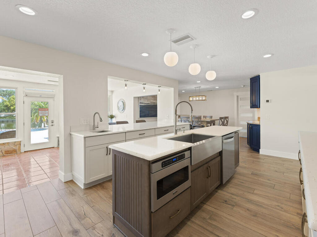 931 S Fourth Street, Cocoa Beach, FL 32931