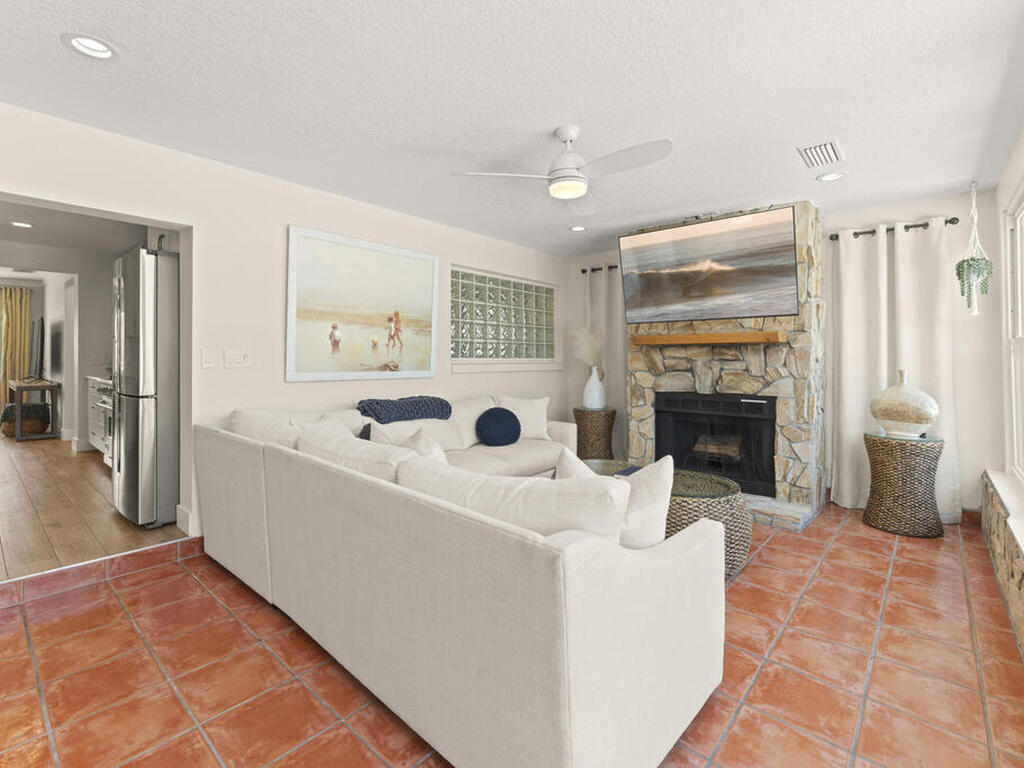 931 S Fourth Street, Cocoa Beach, FL 32931