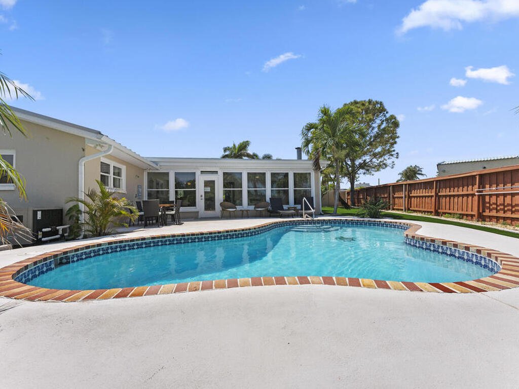 931 S Fourth Street, Cocoa Beach, FL 32931