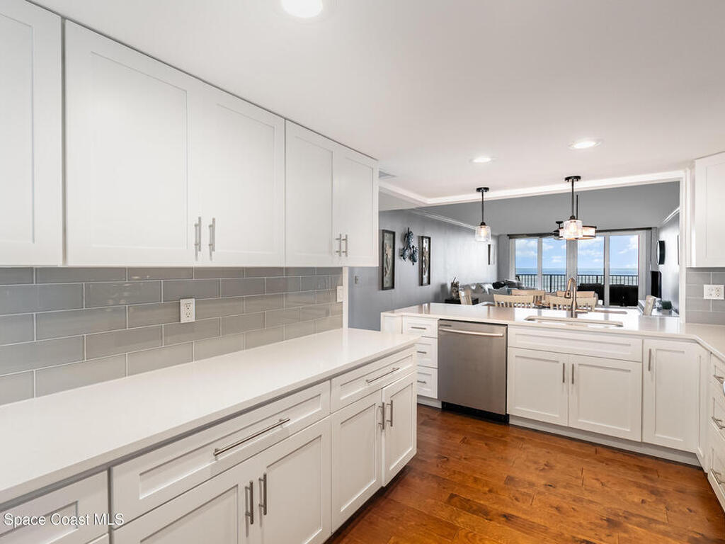 2815 S Atlantic Avenue, Cocoa Beach, FL 32931