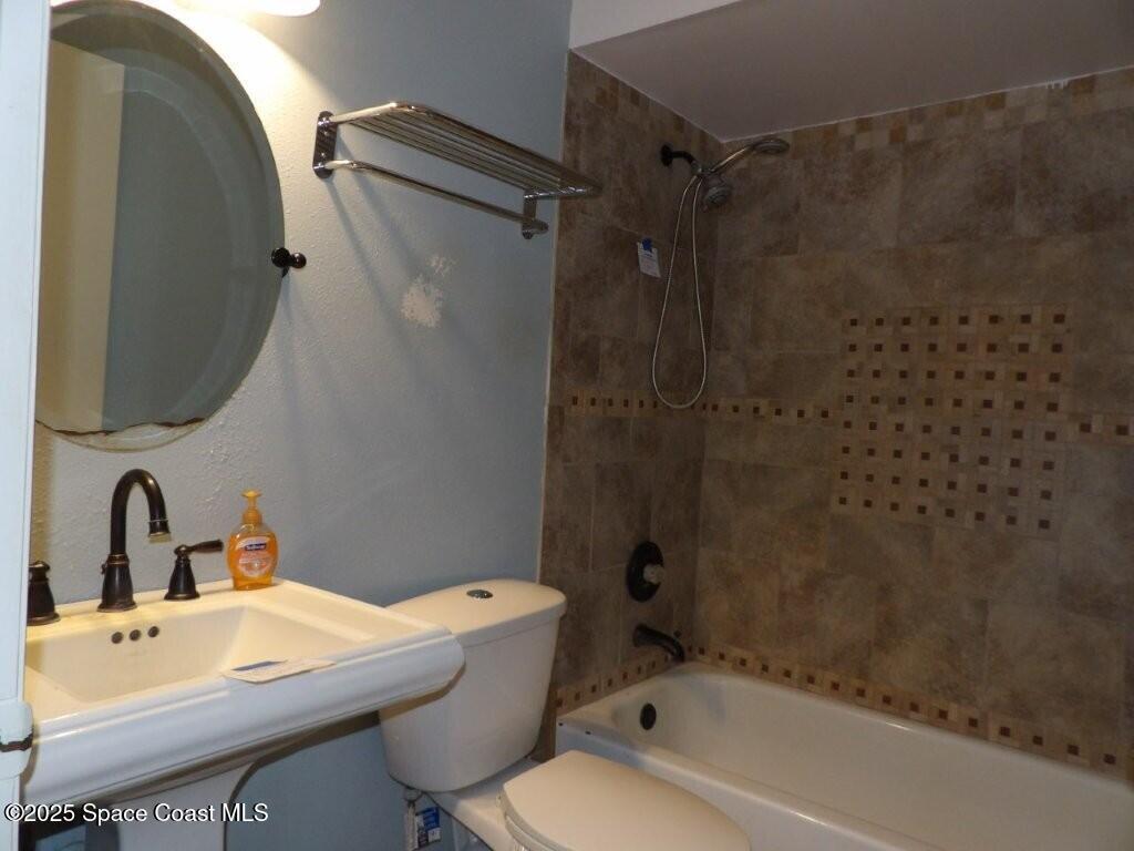 916 Le Baron Street, Palm Bay, FL 32908