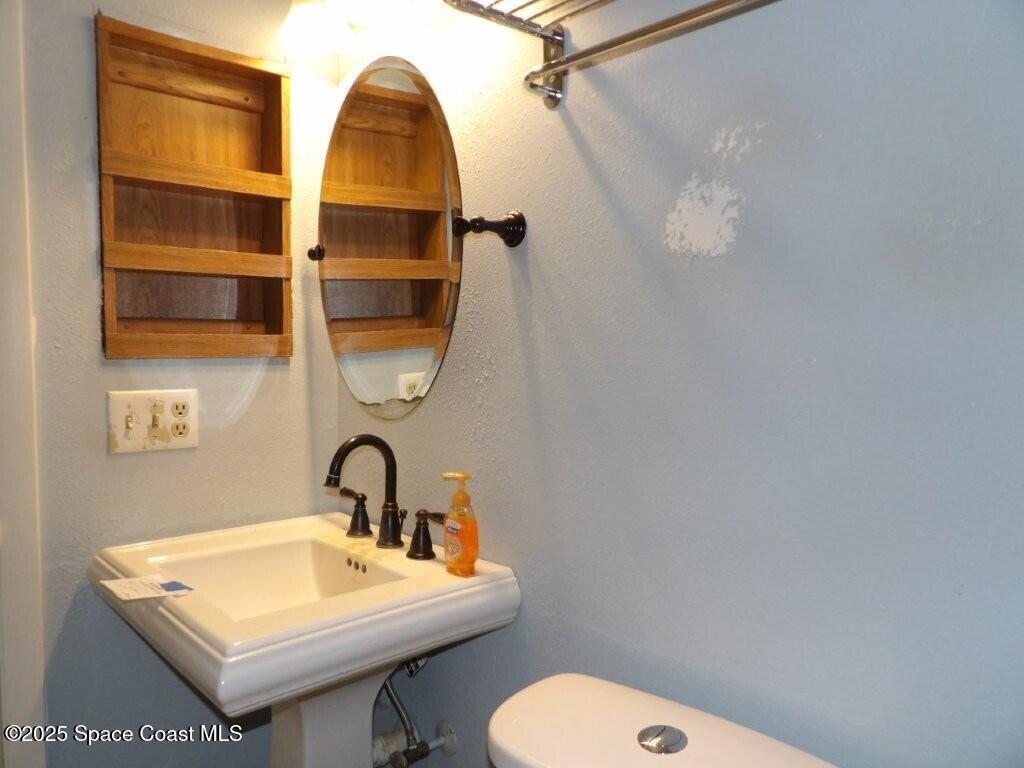 916 Le Baron Street, Palm Bay, FL 32908