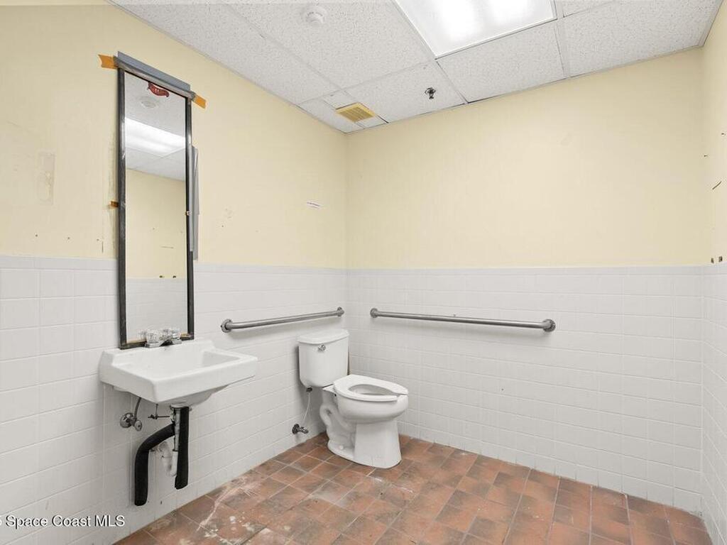 1050 W King Street, Cocoa, FL 32922