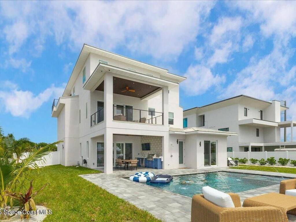 2050 S Atlantic Avenue, Cocoa Beach, FL 32931