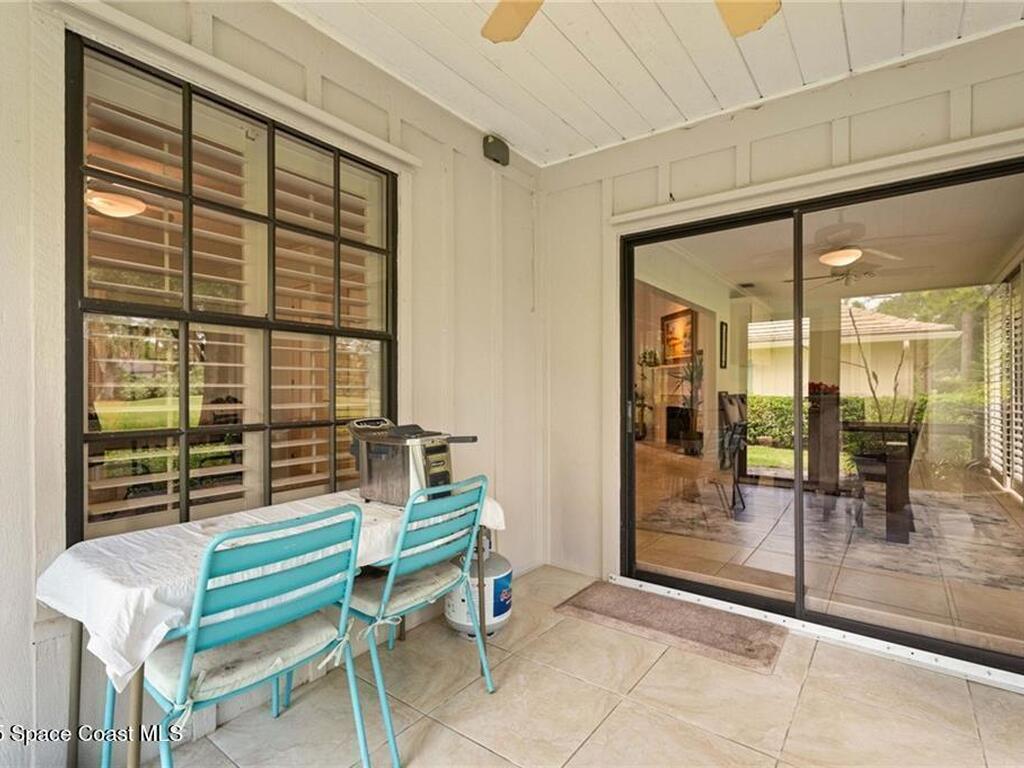 110 Prestwick Circle, Vero Beach, FL 32967