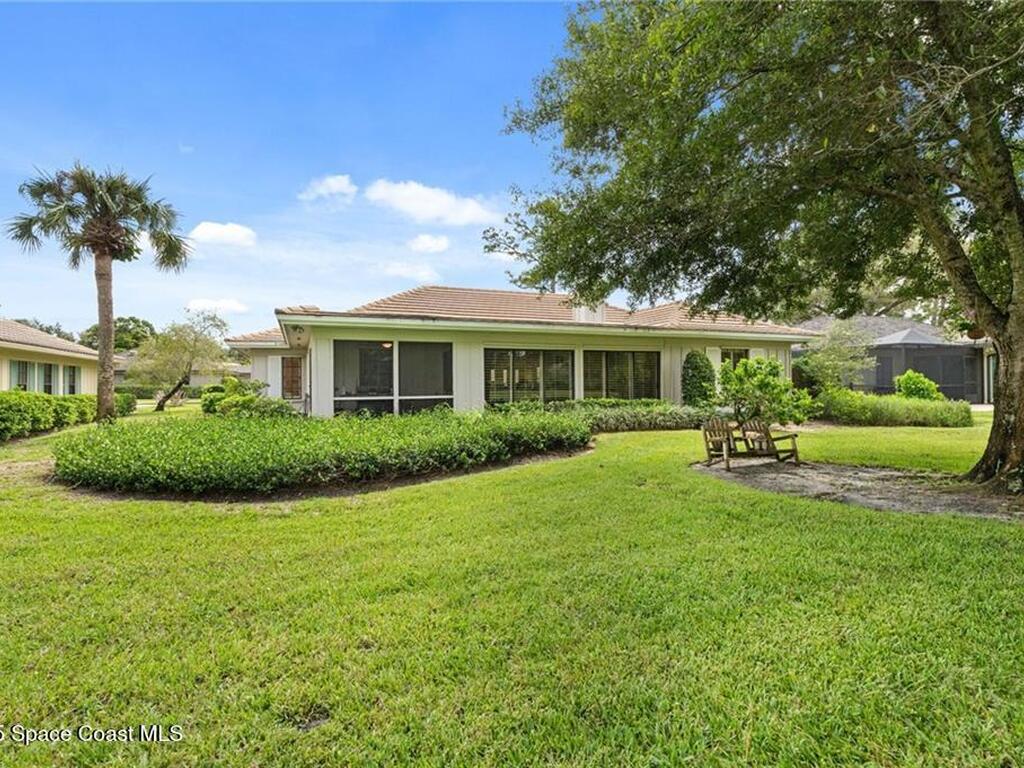 110 Prestwick Circle, Vero Beach, FL 32967