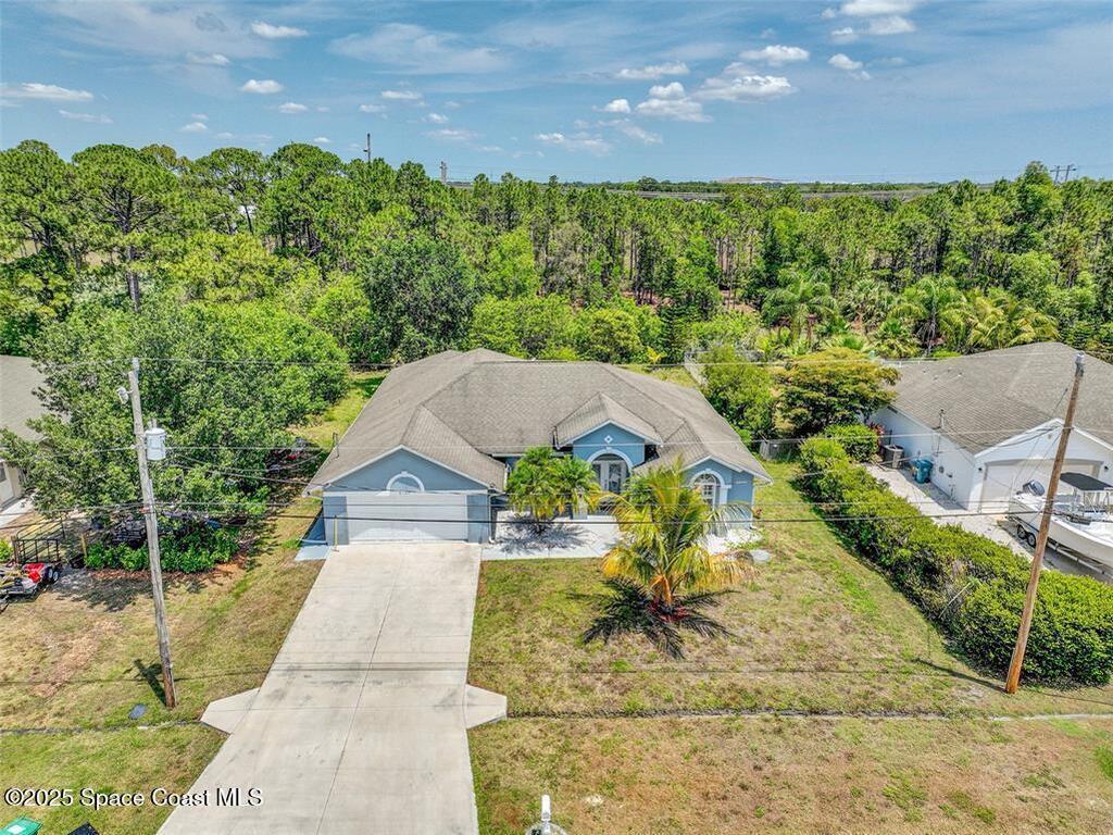 6107 NW Gause Avenue, Port St. Lucie, FL 34986