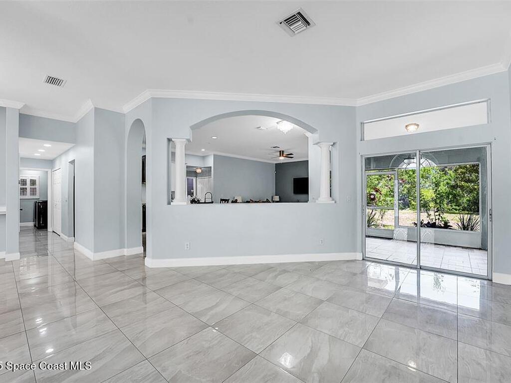 6107 NW Gause Avenue, Port St. Lucie, FL 34986