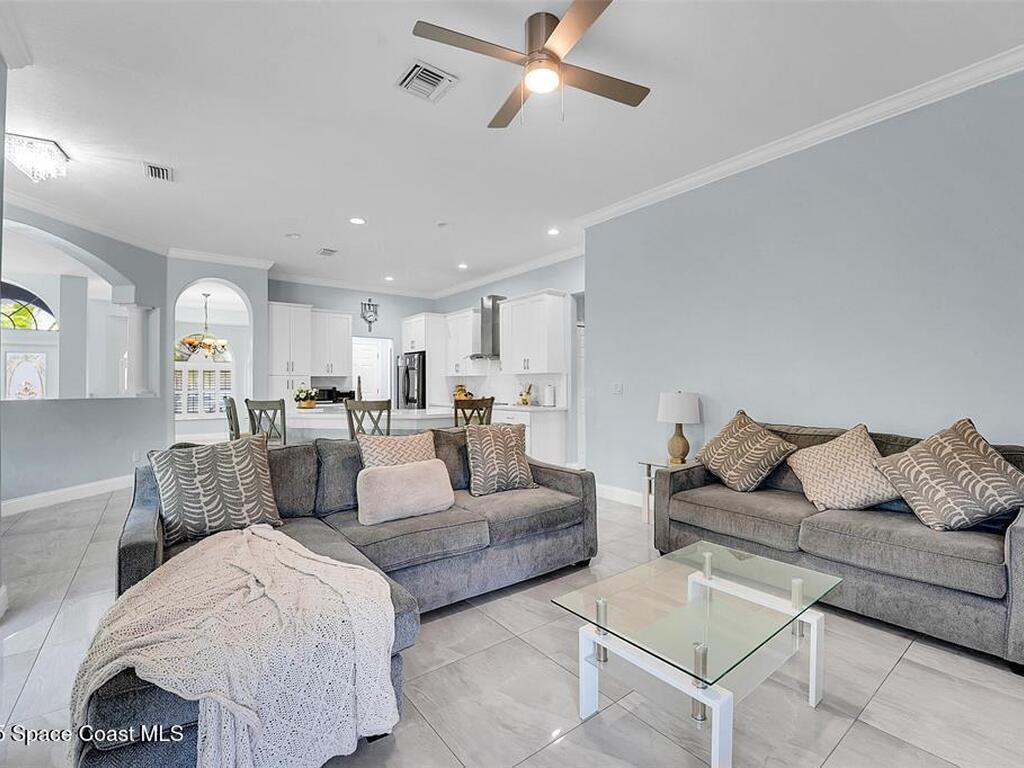 6107 NW Gause Avenue, Port St. Lucie, FL 34986