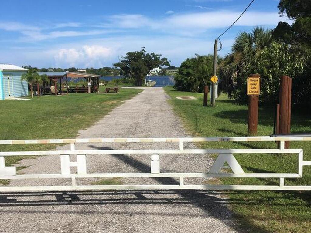 4 Oak Street, Micco, FL 32976