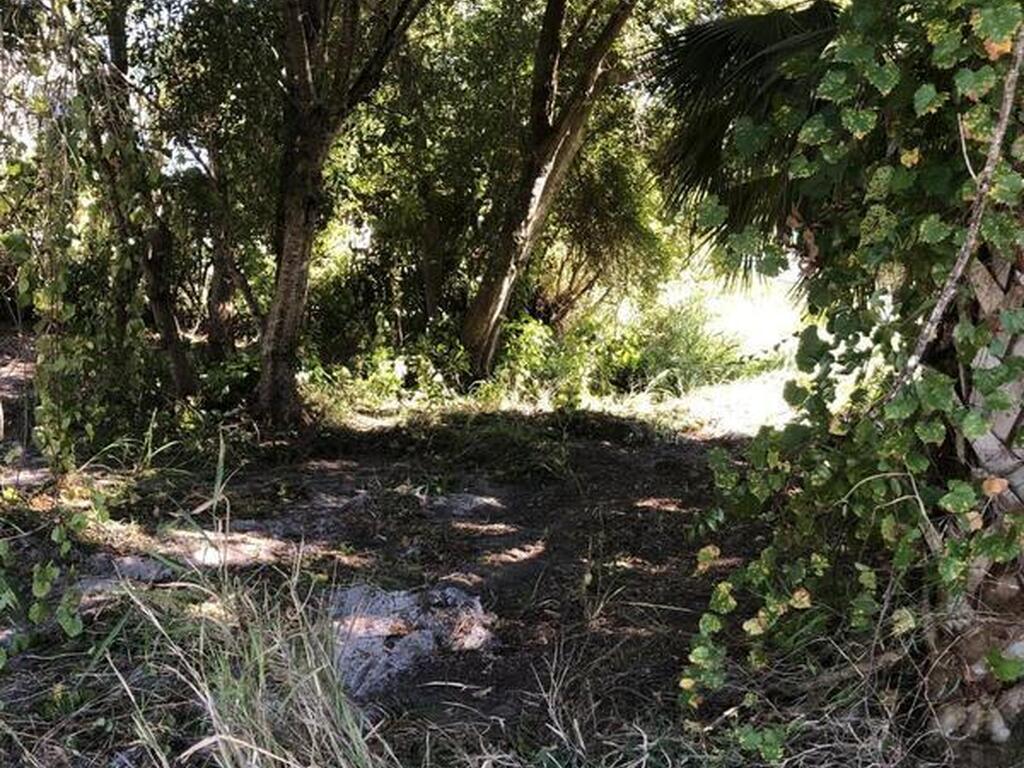 4 Oak Street, Micco, FL 32976