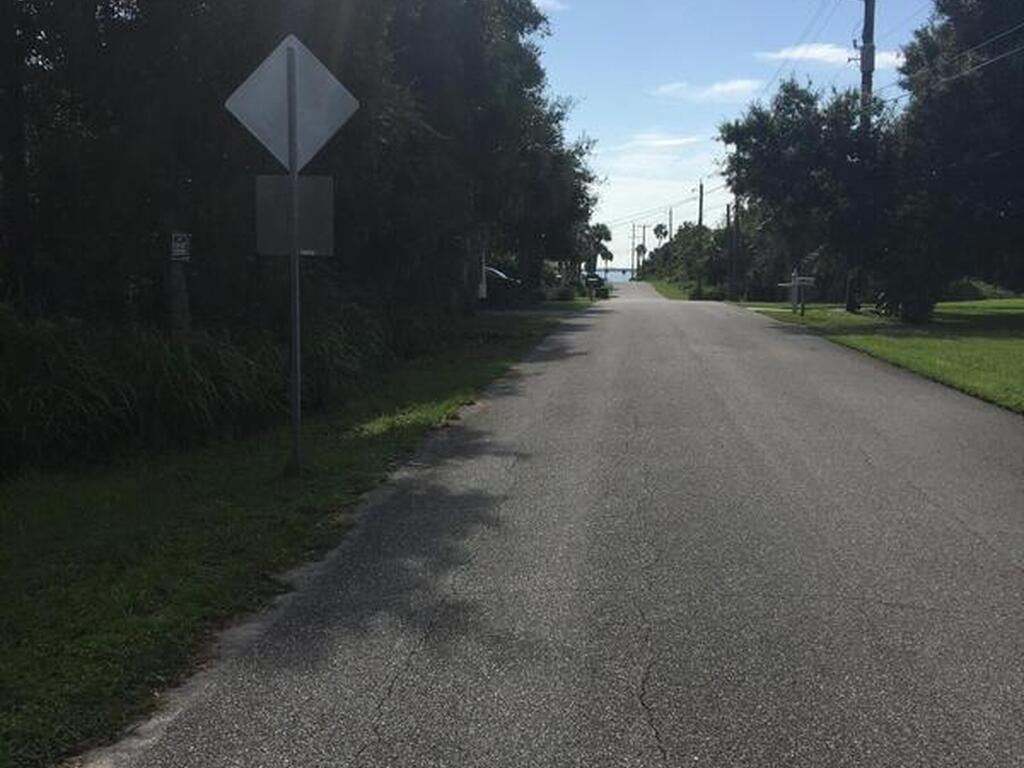 5 Chamberlin Terrace, Micco, FL 32976