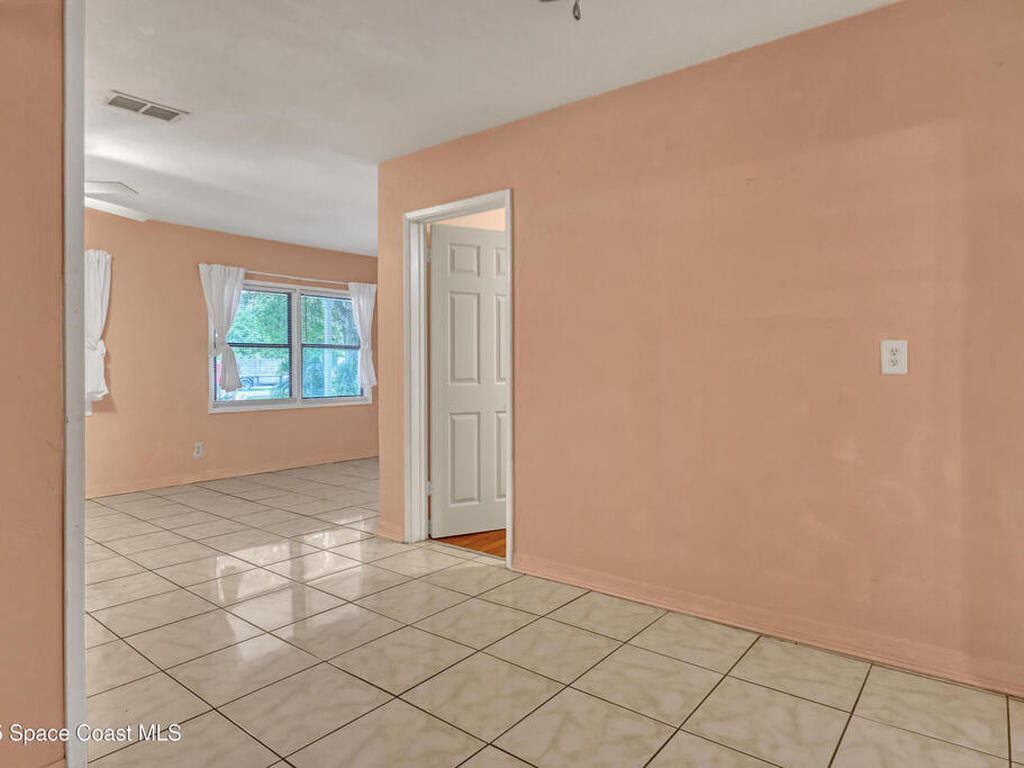 1915 47th Avenue, Vero Beach, FL 32966