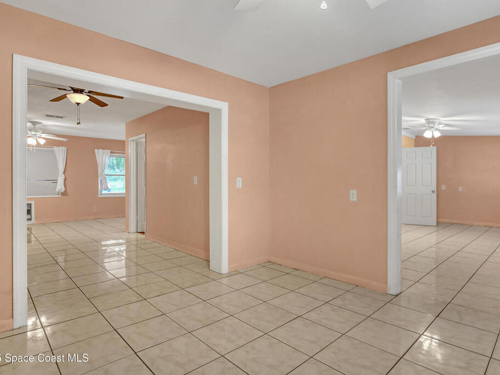 1915 47th Avenue, Vero Beach, FL 32966