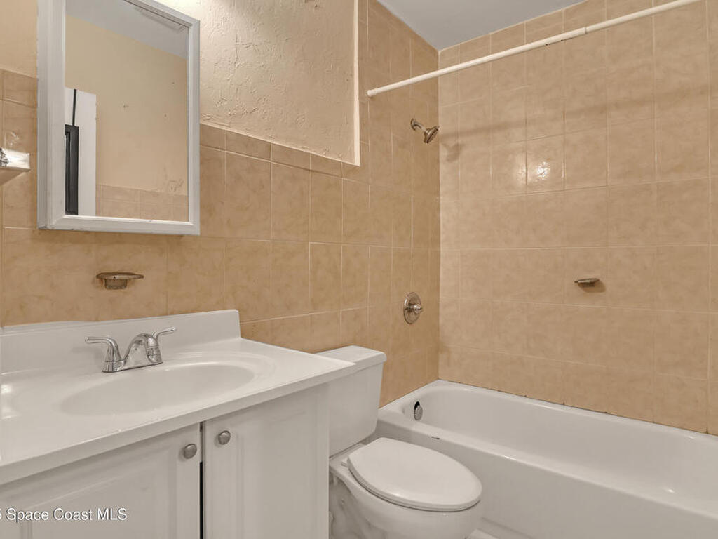 1915 47th Avenue, Vero Beach, FL 32966