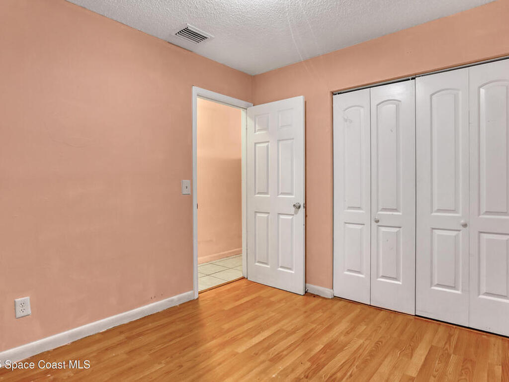 1915 47th Avenue, Vero Beach, FL 32966