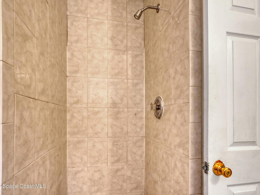 1915 47th Avenue, Vero Beach, FL 32966