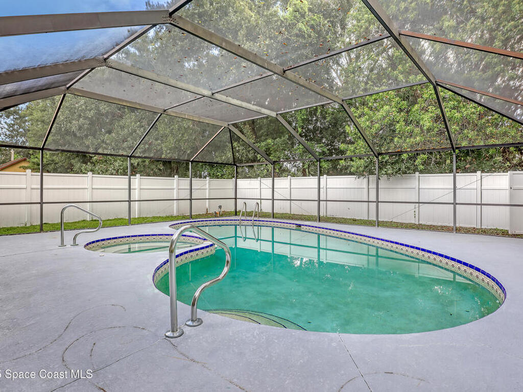 1915 47th Avenue, Vero Beach, FL 32966