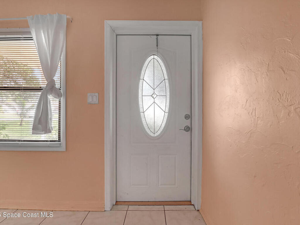 1915 47th Avenue, Vero Beach, FL 32966