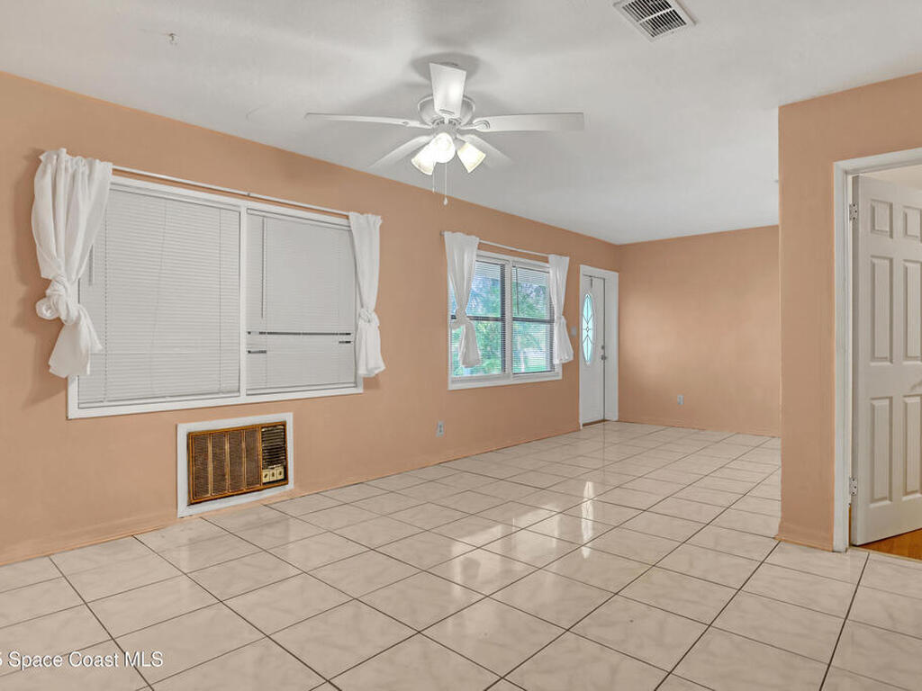 1915 47th Avenue, Vero Beach, FL 32966