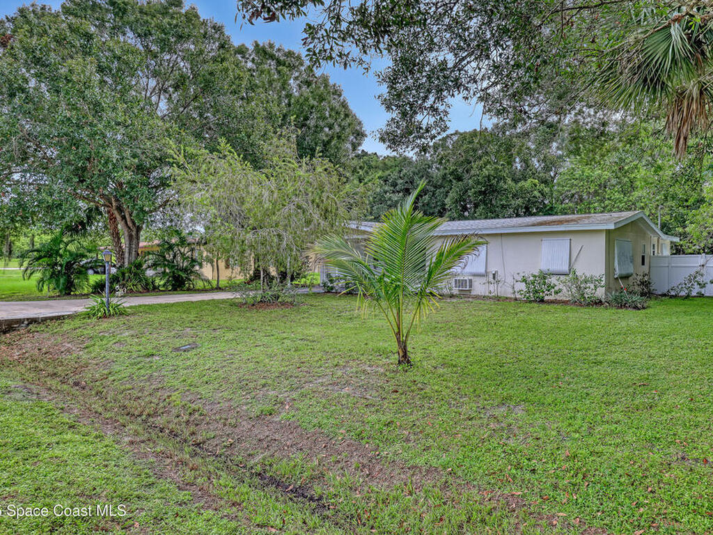 1915 47th Avenue, Vero Beach, FL 32966