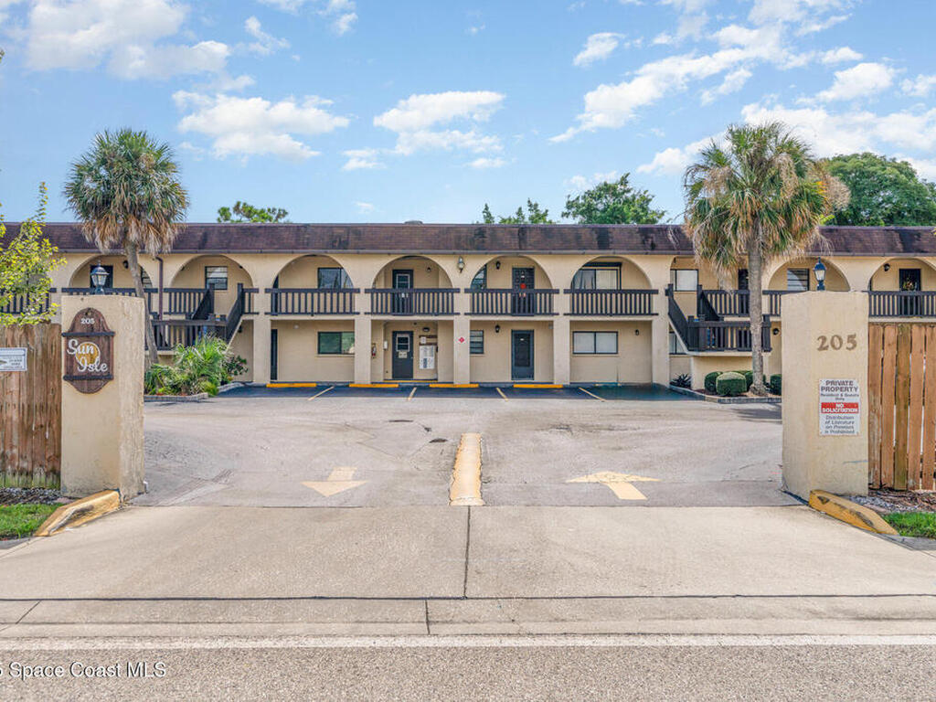 205 Palmetto Avenue, Merritt Island, FL 32953