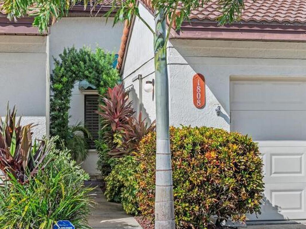 1808 Parkside Place, Indian Harbour Beach, FL 32937