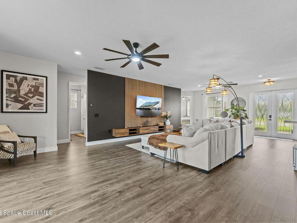 1085 Captiva Island Circle, Palm Bay, FL 32908