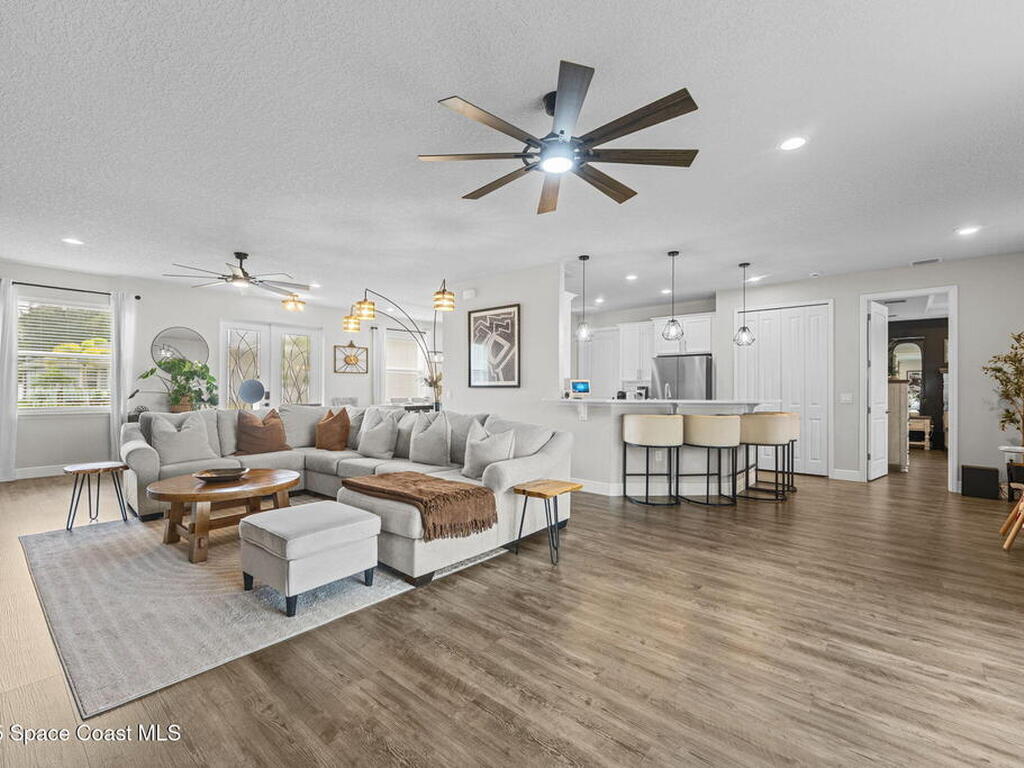 1085 Captiva Island Circle, Palm Bay, FL 32908