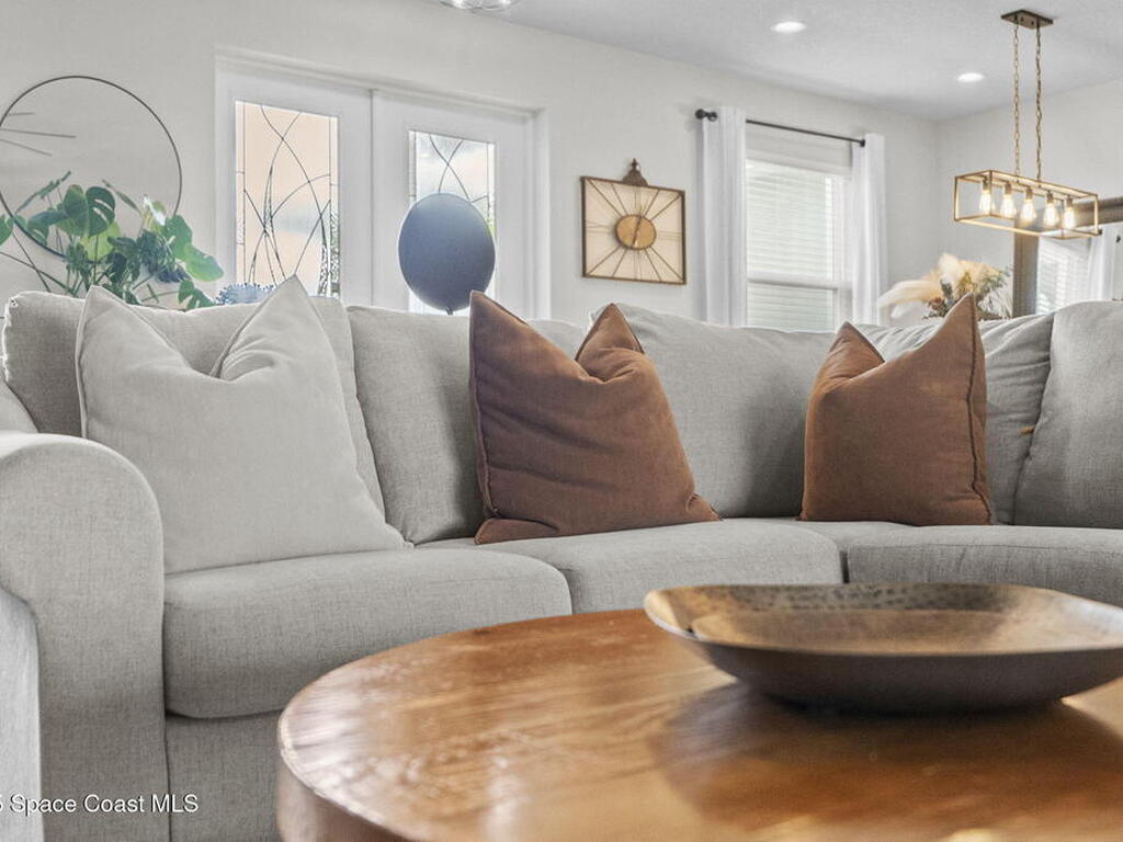 1085 Captiva Island Circle, Palm Bay, FL 32908