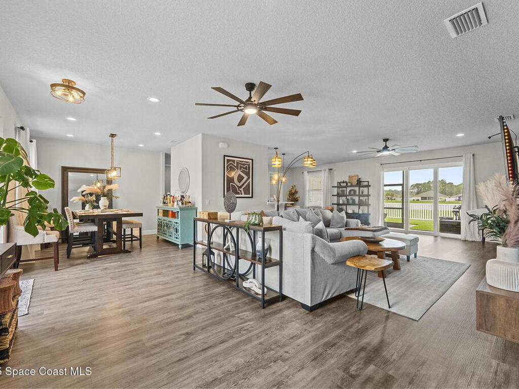 1085 Captiva Island Circle, Palm Bay, FL 32908