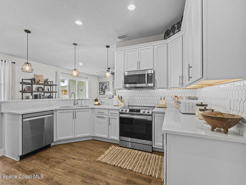 1085 Captiva Island Circle, Palm Bay, FL 32908