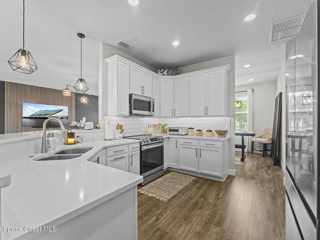 1085 Captiva Island Circle, Palm Bay, FL 32908