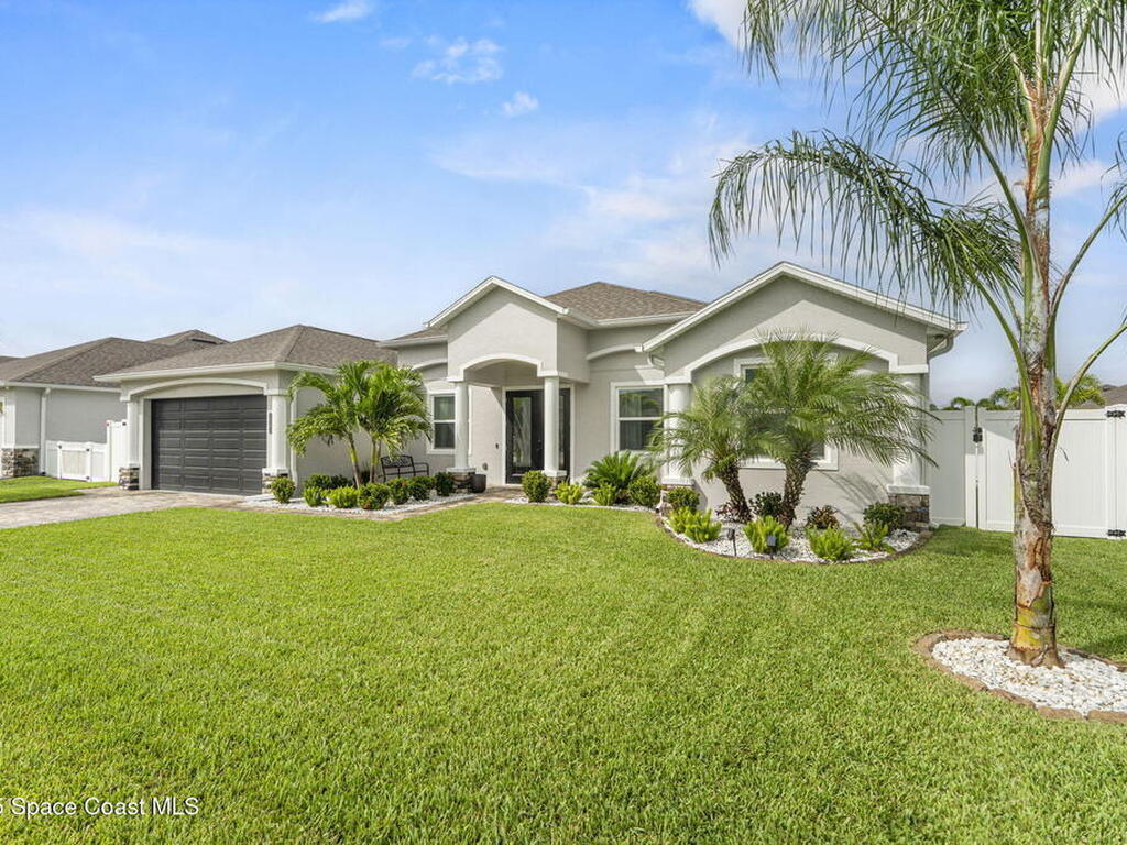 1085 Captiva Island Circle, Palm Bay, FL 32908