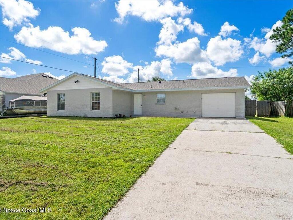 680 Bluefields Street, Palm Bay, FL 32909
