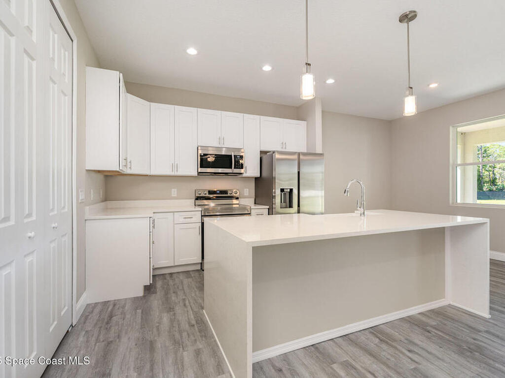 1041 Wesberry Street, Palm Bay, FL 32909