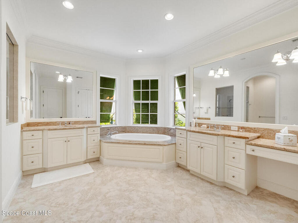 409 S Palm Island Circle, Indian River Shores, FL 32963