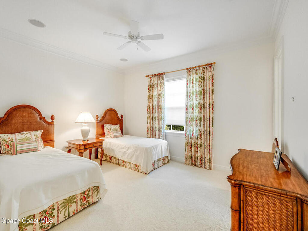 409 S Palm Island Circle, Indian River Shores, FL 32963