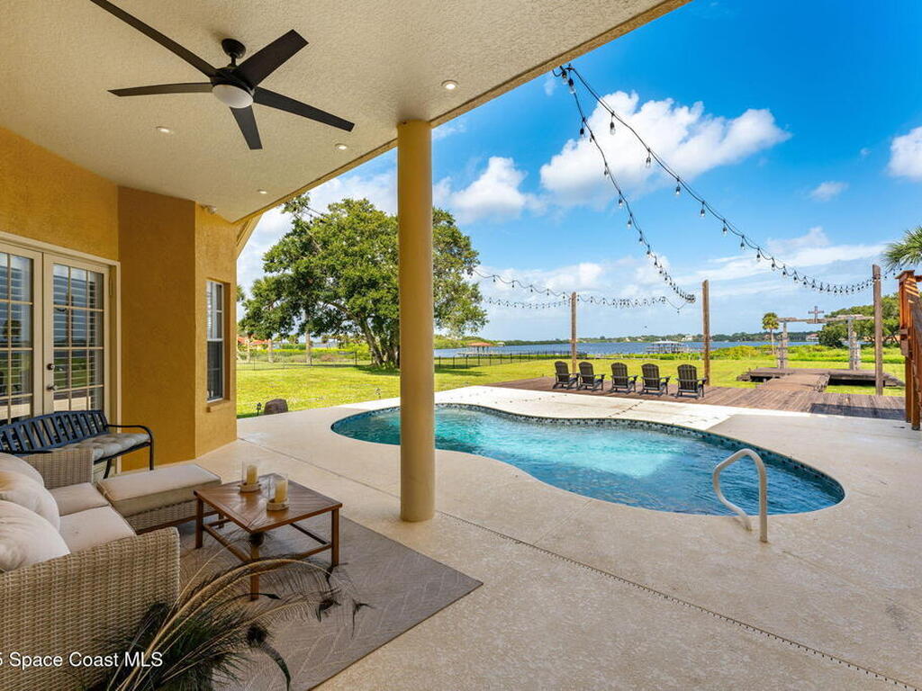 190 Stewart Drive, Merritt Island, FL 32952